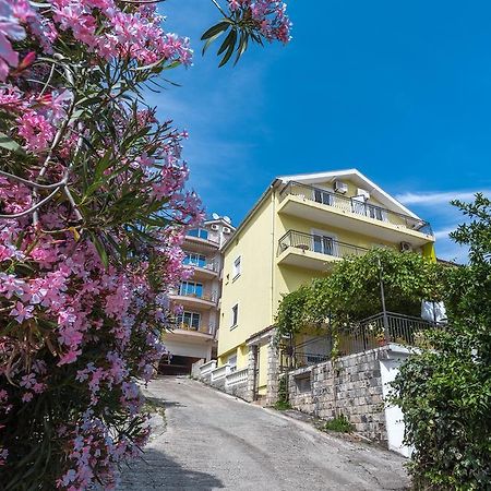 הרצג-נובי Adriana Apartments מראה חיצוני תמונה