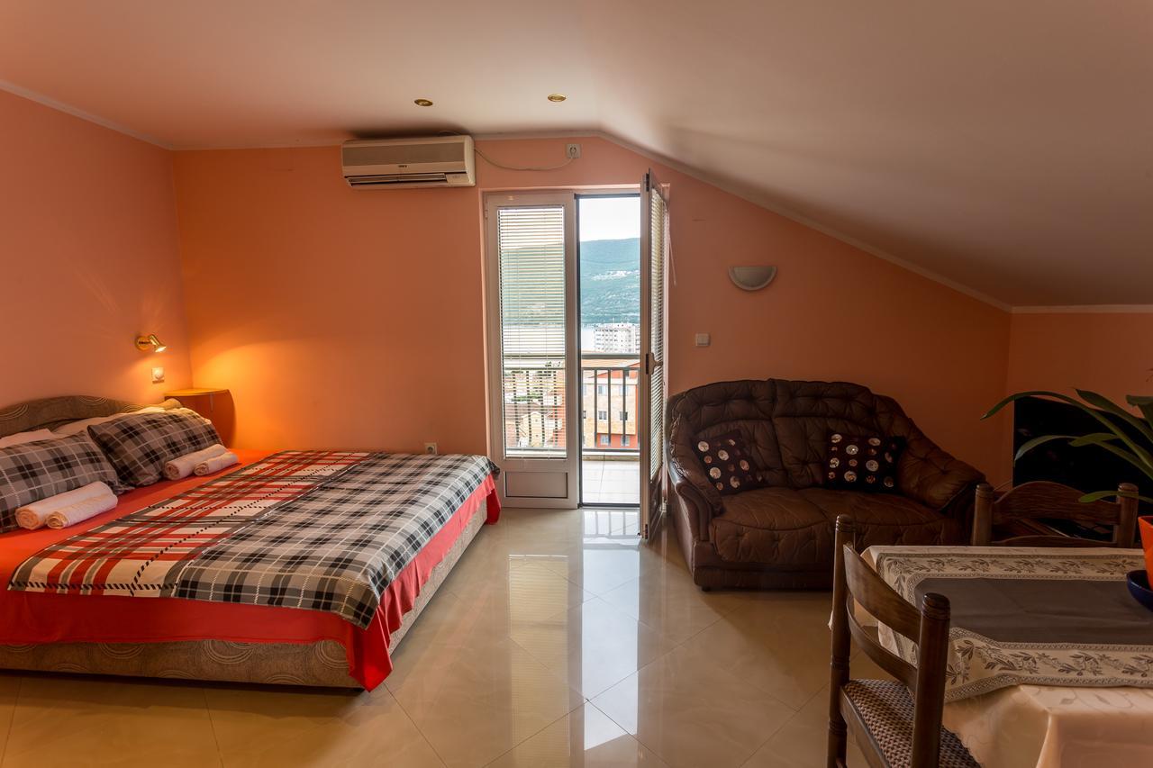הרצג-נובי Adriana Apartments מראה חיצוני תמונה